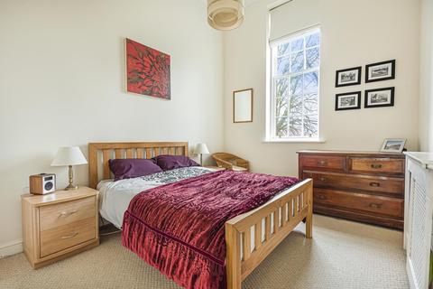 15 Cardwells Keep, Guildford, GU2 9PD