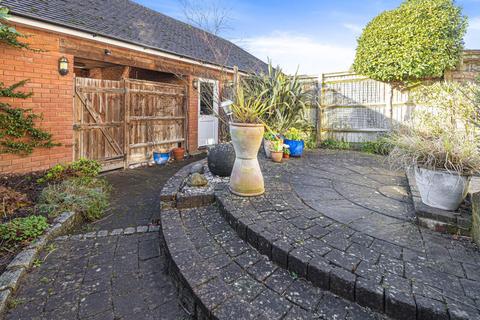15 Cardwells Keep, Guildford, GU2 9PD