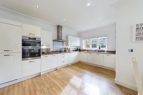 77 Gatehead Crescent, Bishopton, PA7 5QP