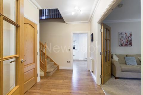 77 Gatehead Crescent, Bishopton, PA7 5QP