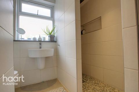 15 Credon Road, London, E13 9BS