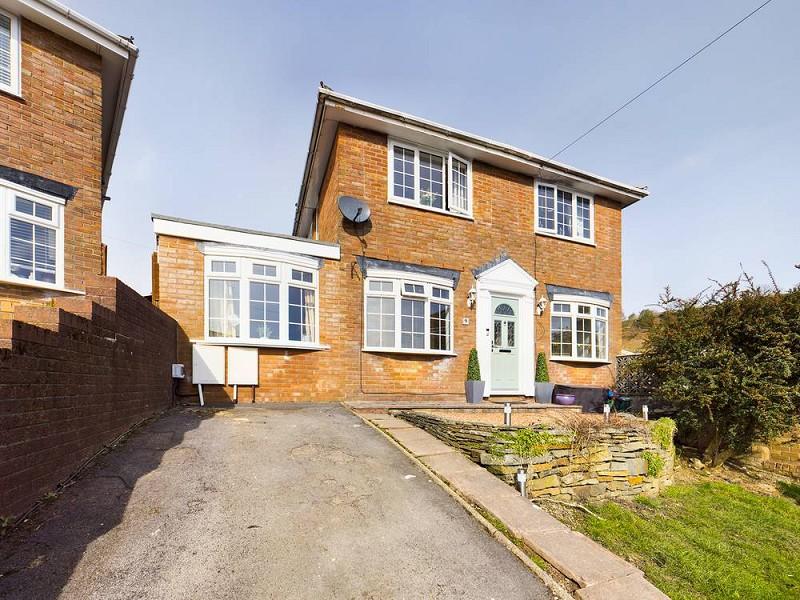 Llanwonno Close, Pontypridd, Rhondda, Cynon, Taff. CF37 2EB 4 bed
