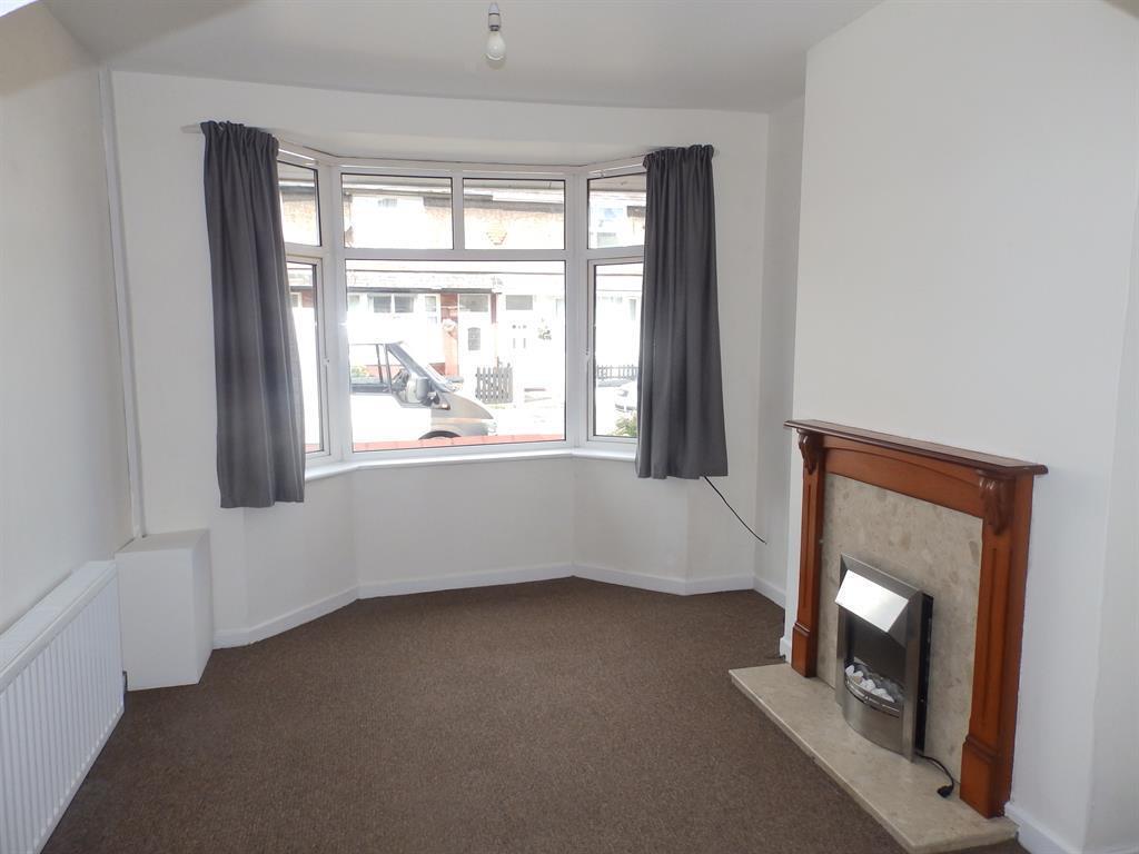 Wilkinson Street, Ellesmere Port... 3 bed end of terrace house £625 pcm (£144 pw)