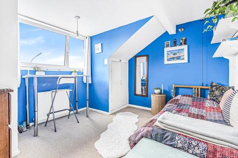 36 Birch Way, Chesham, HP5 3JL