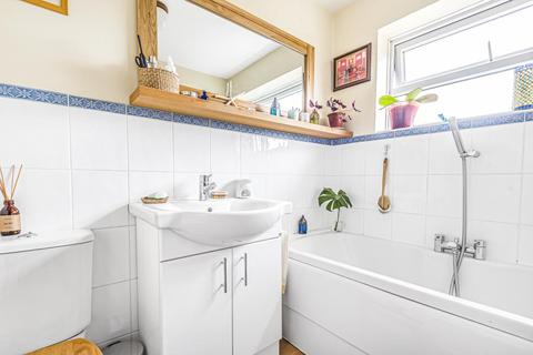 36 Birch Way, Chesham, HP5 3JL
