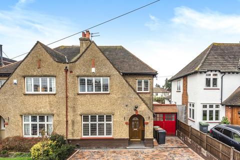 10 Senlac Road, London, SE12 9NA
