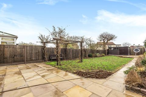 10 Senlac Road, London, SE12 9NA