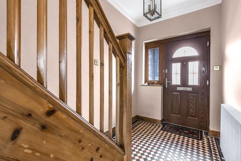 10 Senlac Road, London, SE12 9NA