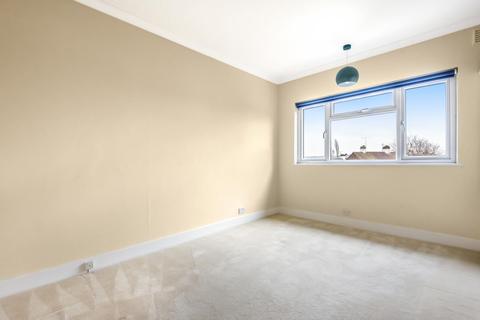 10 Senlac Road, London, SE12 9NA