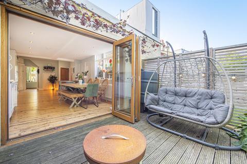 50a Waveney Avenue, London, SE15 3UE