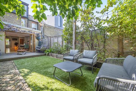 50a Waveney Avenue, London, SE15 3UE