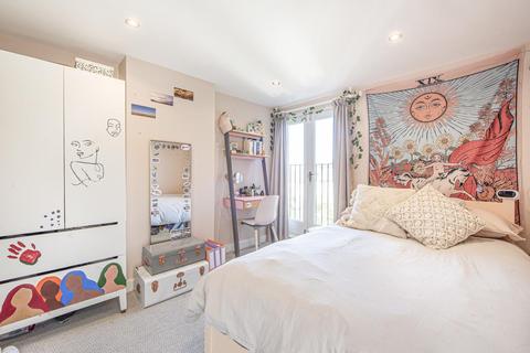 50a Waveney Avenue, London, SE15 3UE
