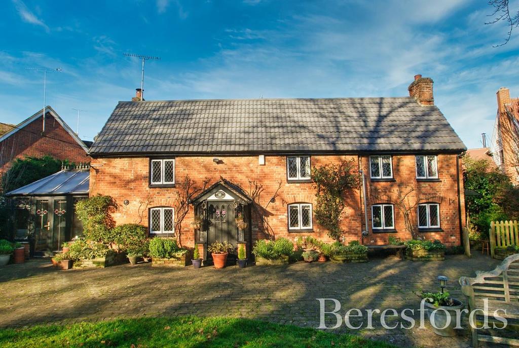 Church Road, West Hanningfield, Chelmsford, Essex, CM2 3 bed detached