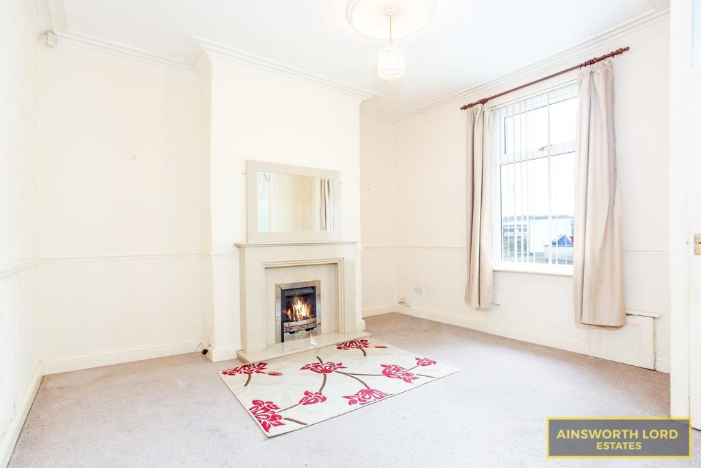 Street, Mill Hill, Blackburn 2 bed terraced house £75,000