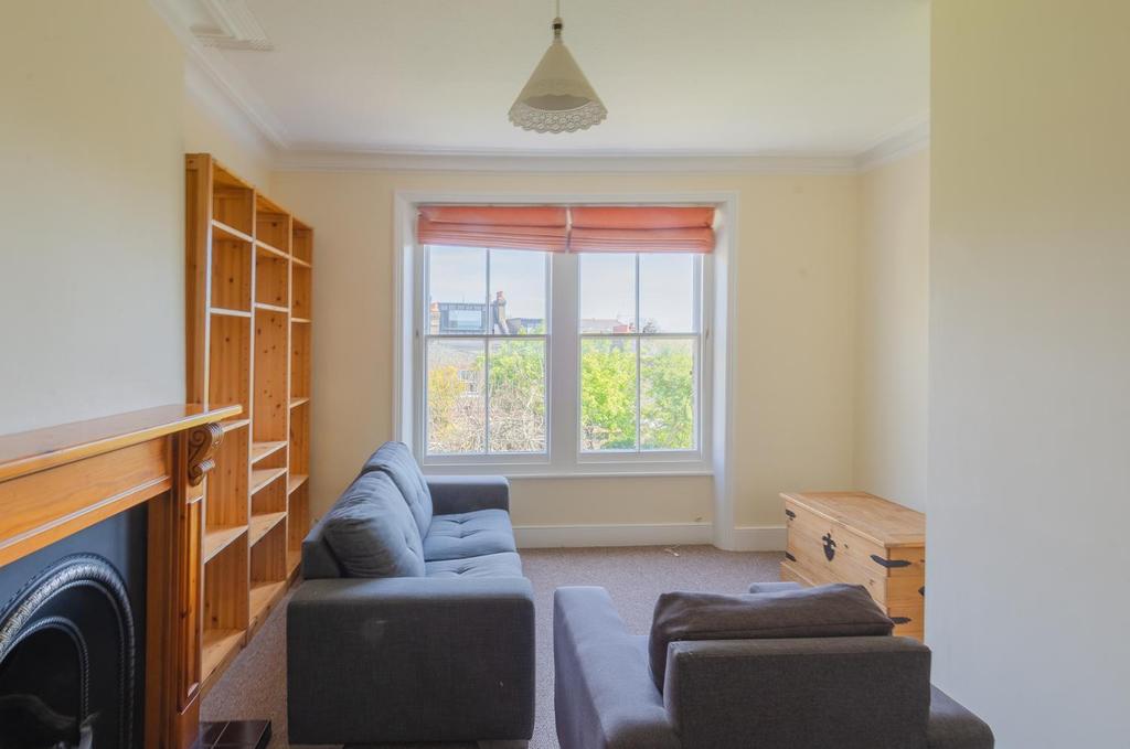 Oakfield Road, Stroud Green, N4 2 bed flat £1,408 pcm (£325 pw)