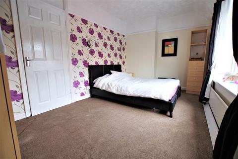 74 Howitt Crescent, Uttoxeter, ST14 7AU