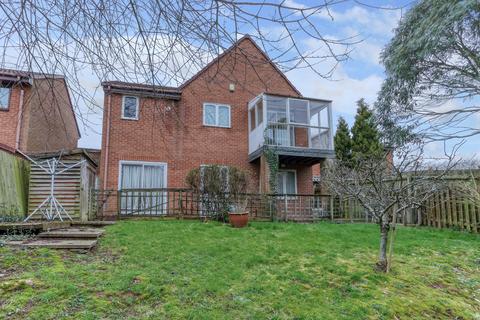 16 Batsford Close, Redditch, B98 7TF