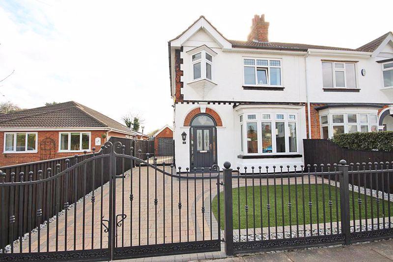 LANSDOWNE AVENUE, GRIMSBY 3 bed semidetached house £240,000