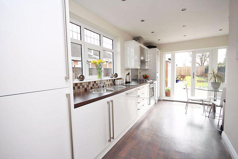 LANSDOWNE AVENUE, GRIMSBY 3 bed semidetached house £240,000