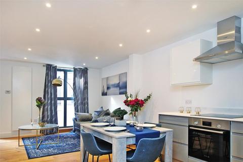2 bedroom apartment to rent, Umberston Street, London