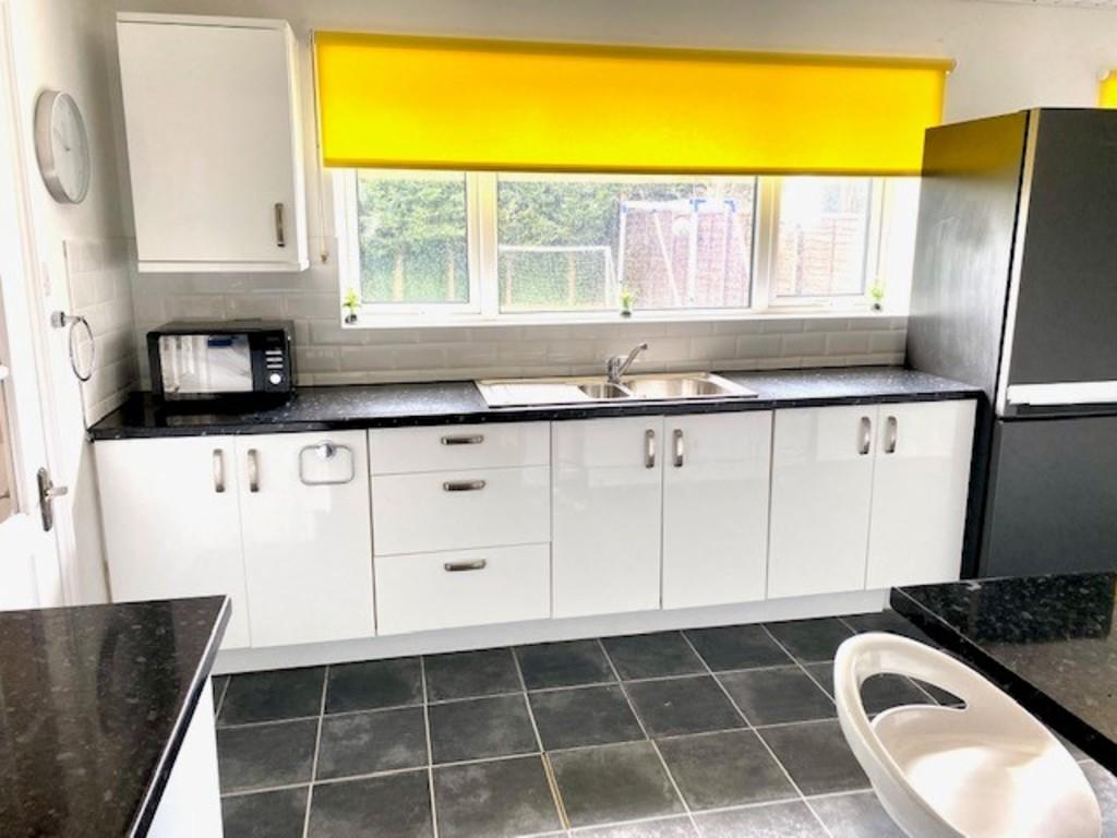 Park View Road, Northfield 3 bed semidetached house £245,000