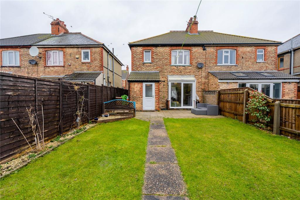 Cooper Road, Grimsby, DN32 3 bed semidetached house £110,000