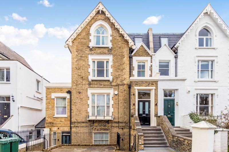 St Stephens Avenue W12 3 bed £750,000
