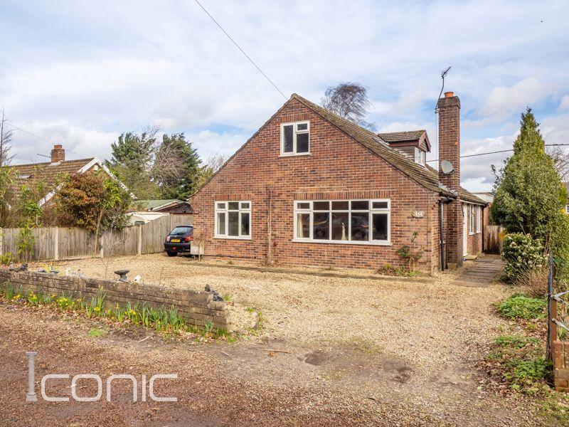 Fakenham Road, Taverham, Norwich 4 bed chalet £425,000 Fakenham Road, Taverham, Norwich 4 bed chalet £425,000