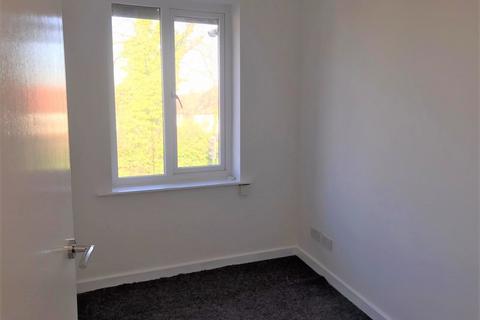 2 bedroom apartment to rent, Park Road, Timperley