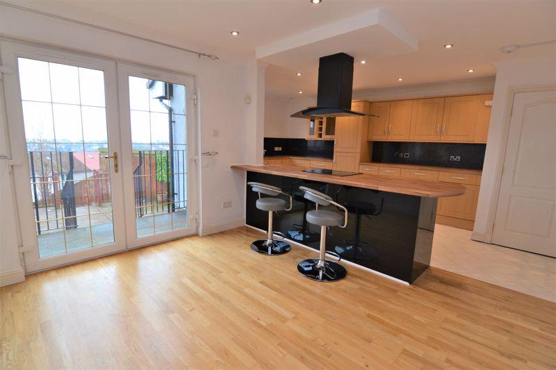 Hauplands Way, West Kilbride 3 bed semidetached villa £165,000