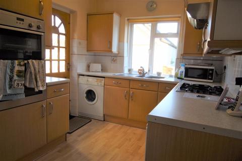 41 Dorking Road, Epsom, KT18 7JR