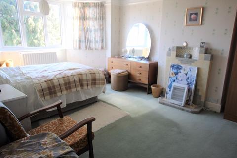 41 Dorking Road, Epsom, KT18 7JR