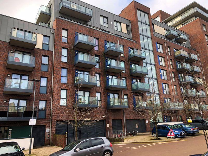 Crested Court, Shearwater Drive, Hendon Waterside, Welsh Harp, London