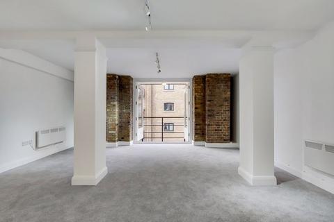 2 bedroom apartment to rent, St Georges Wharf, SE1
