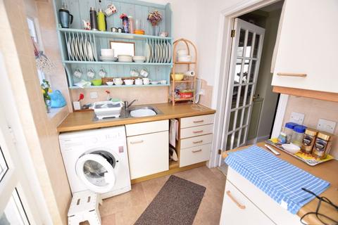 8 Majorfield Road, Topsham, Exeter, EX3 0ES