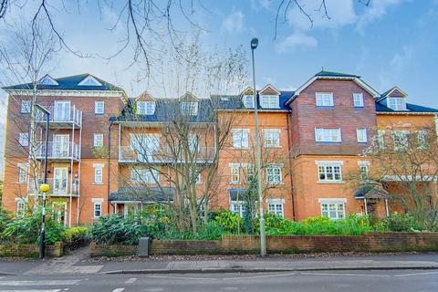 2 bedroom apartment to rent - Abingdon Court, 9 Heathside Road