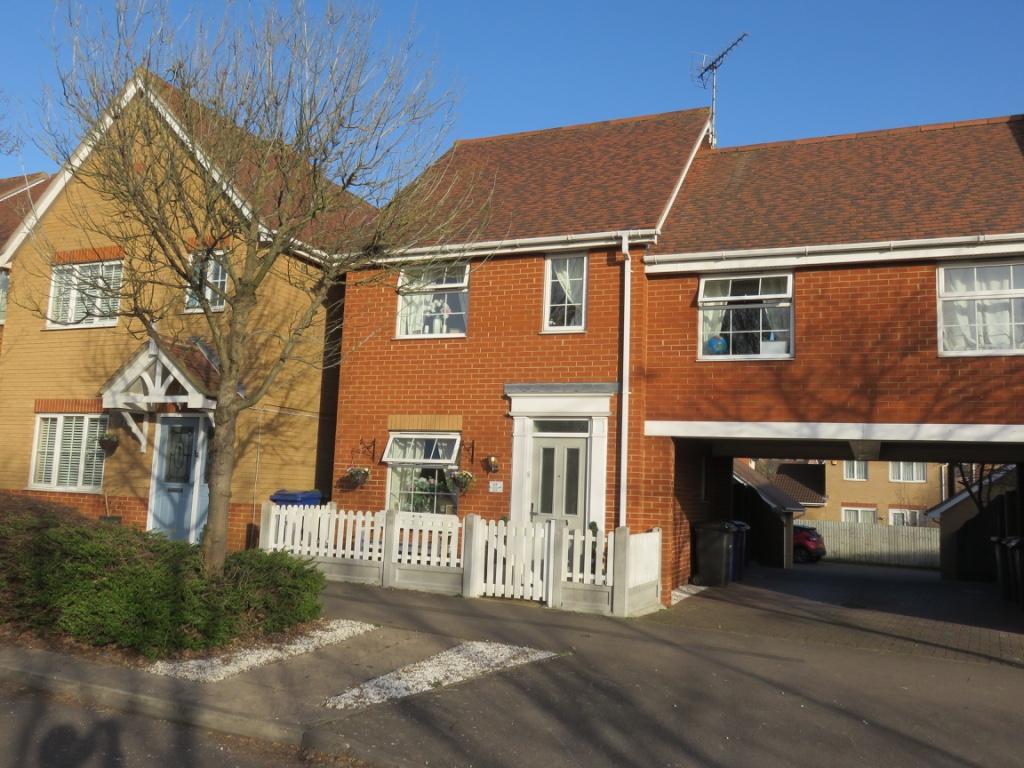 Lancaster Road, Chafford Hundred RM16 3 bed link detached house £360,000