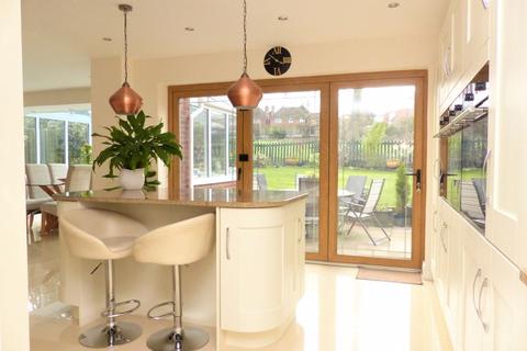 5 Hallcroft Close, Sutton Coldfield, B72 1YB