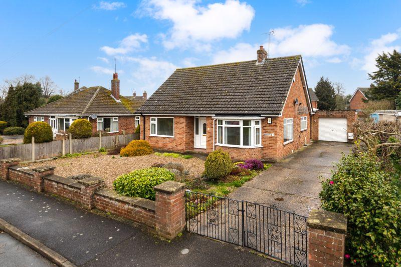 Heathercrest, 7 Boston Road, Horncastle. LN9 6EY 3 bed bungalow £255,000