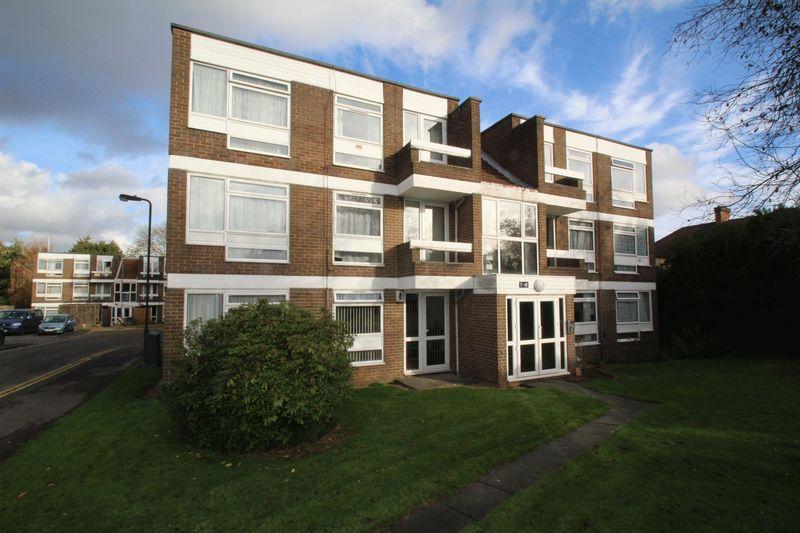 9 Duffield Close, Harrow 2 bed apartment £1,352 pcm (£312 pw)