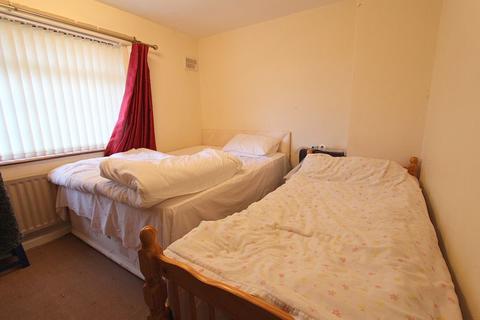 8 Cairn Drive, Walsall, WS2 0HW