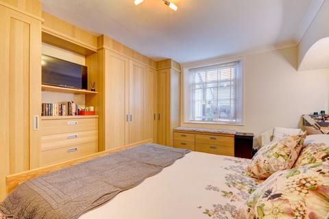 11 Abbey Terrace, Whitby, YO21 3HQ