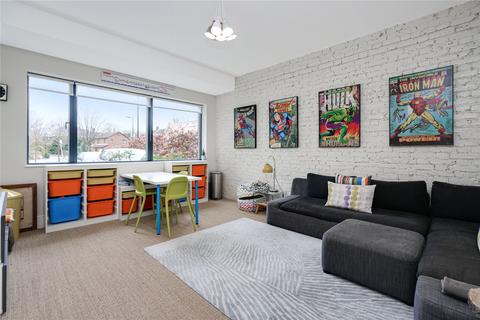 5b Hazelwood Close, London, W5 3JN