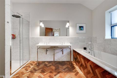 5b Hazelwood Close, London, W5 3JN