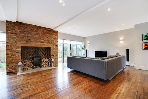 5b Hazelwood Close, London, W5 3JN