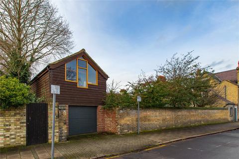 16a Lyndewode Road, Cambridge, CB1 2HL