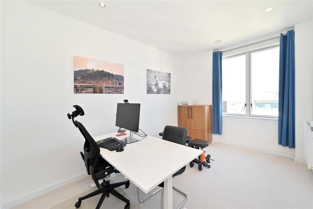 Bedroom/Study Area