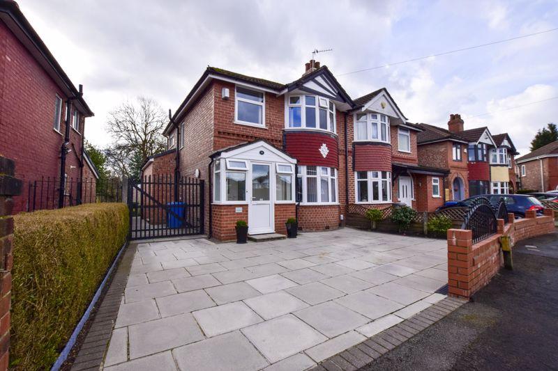Leicester Avenue, Timperley WA15 3 bed semidetached house £450,000