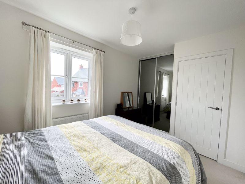 Dowling Drive, Pershore 2 bed terraced house £220,000