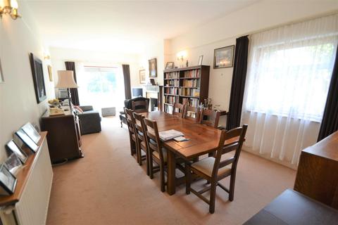 142 Venner Road, London, SE26 5HS